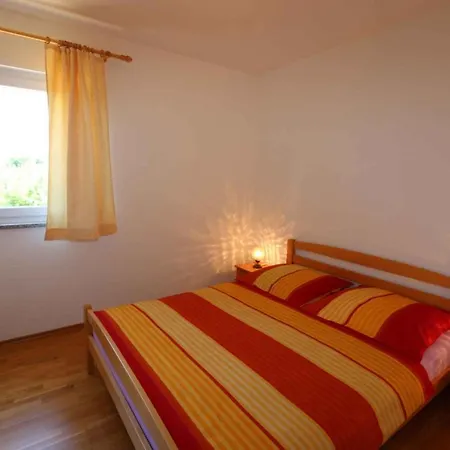 In - Insel Krk 13430 * سيلو