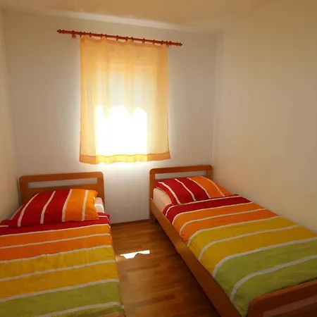 In Silo/insel Krk 13430 Apartment
