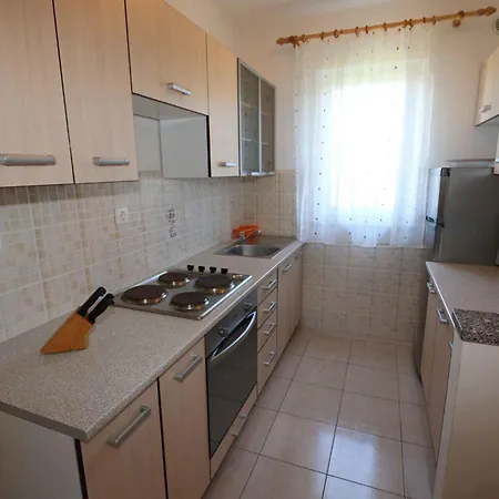 Apartment In Silo/insel Krk 13430 *