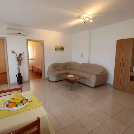 Apartment In Silo/insel Krk 13430 *