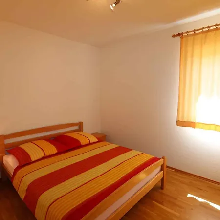In - Insel Krk 13430 * سيلو