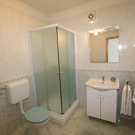 Apartment In Silo/insel Krk 13430 *