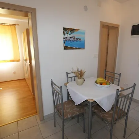 Apartment In Silo/insel Krk 13430 *